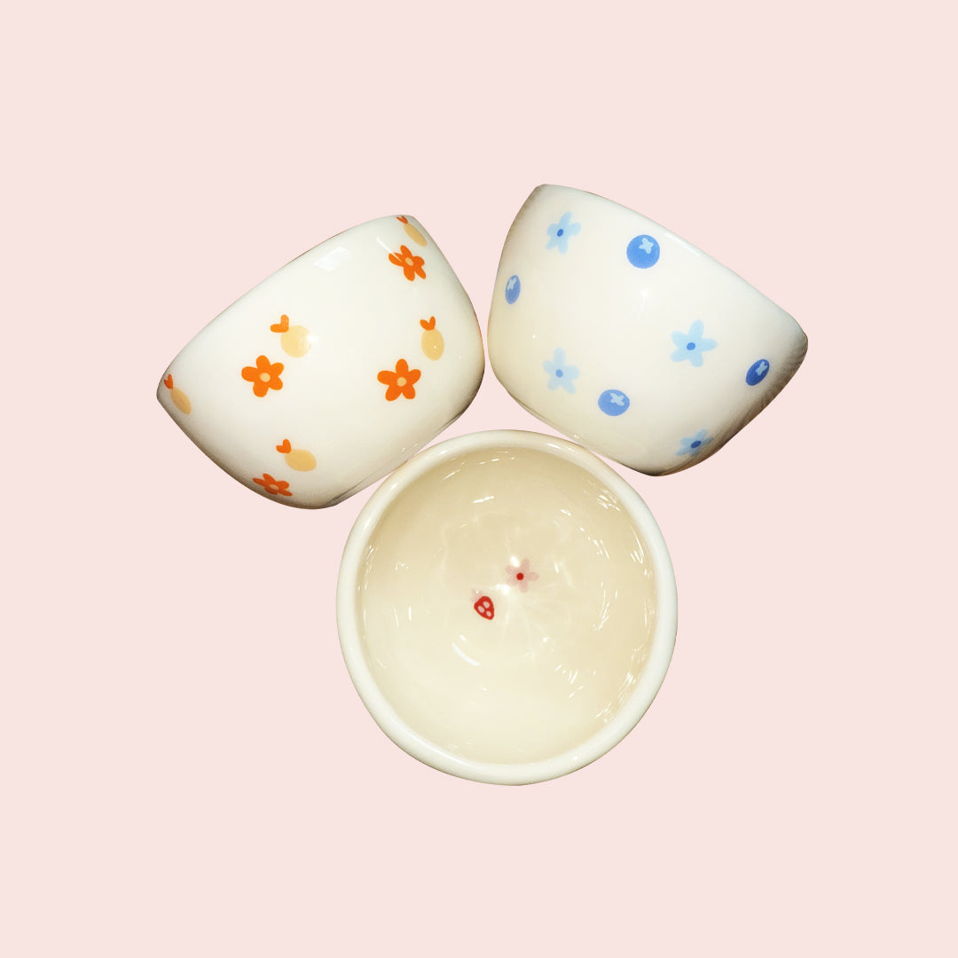 3 petites tasses à café fruits