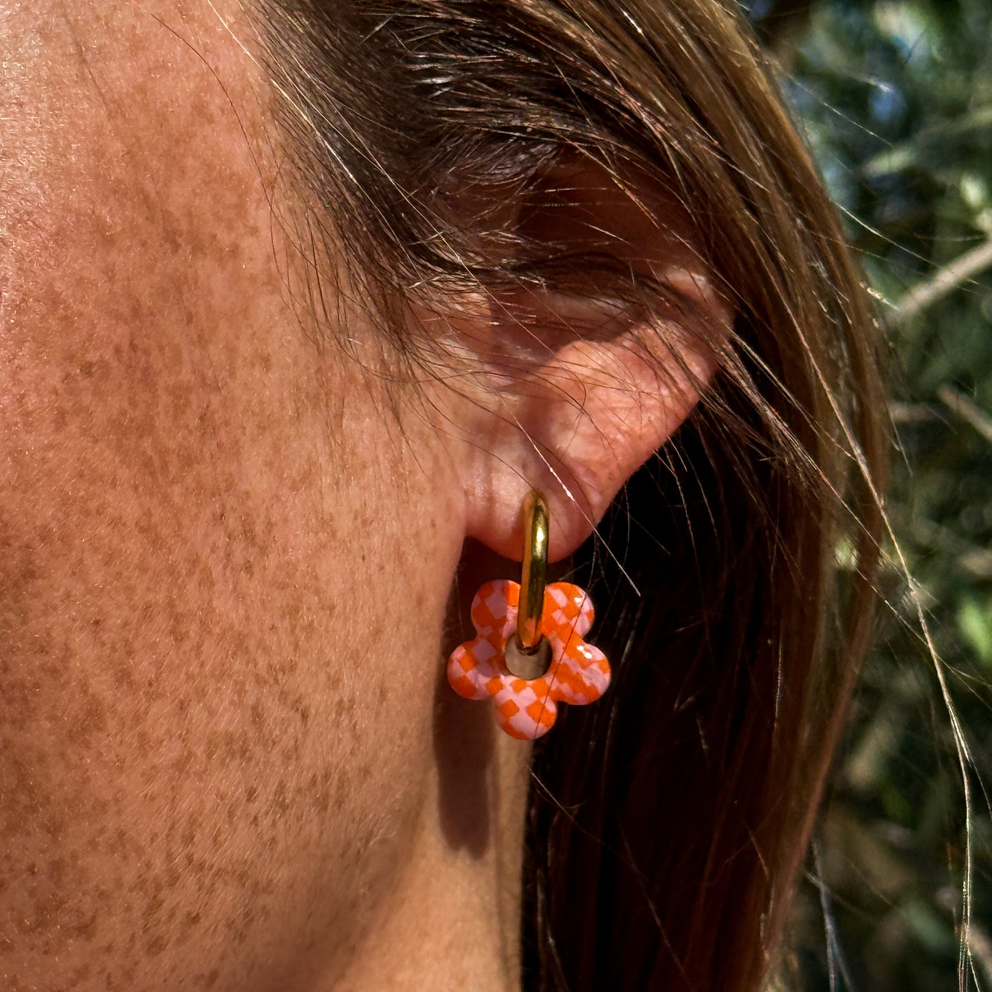 Coupelle fleur et sa paire de boucles d'oreilles vichy
