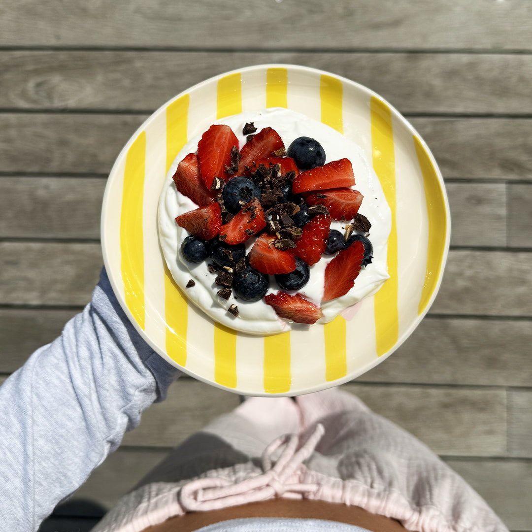 Petite assiette à rayures jaunes