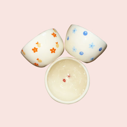 3 petites tasses à café fruits
