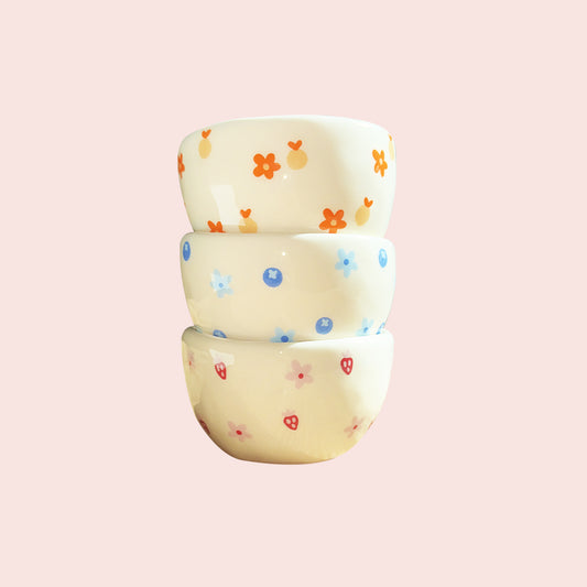 3 petites tasses à café fruits